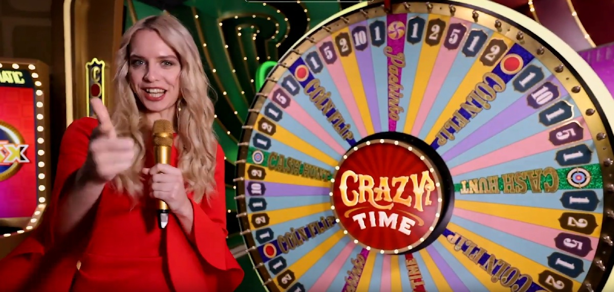 Crazy Time - Live casino presenter